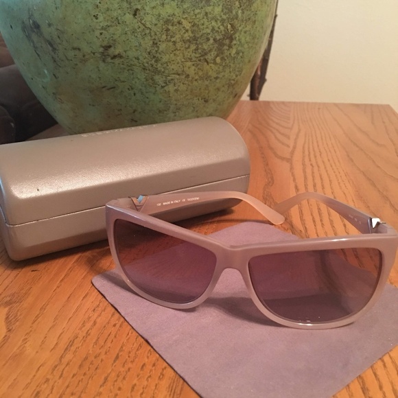 Valentino Sunglasses - Authentic main image 6
